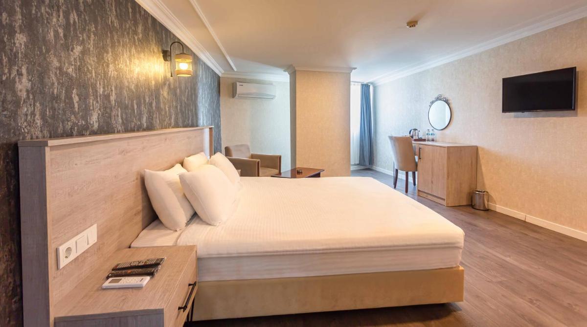 Marina Park Hotel - Housity