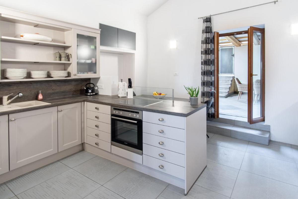 Apartment THE VIEW HerMes arT - Housity