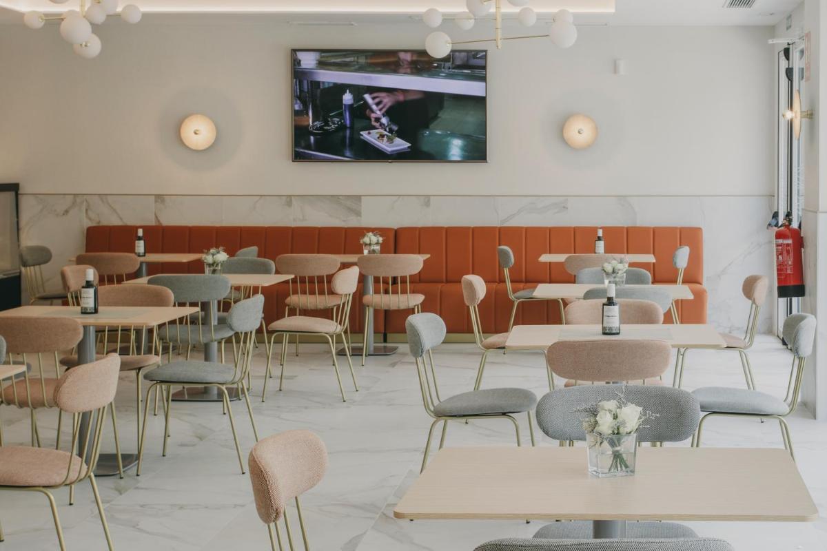 Un restaurante o sitio para comer en Hotel El Mirador