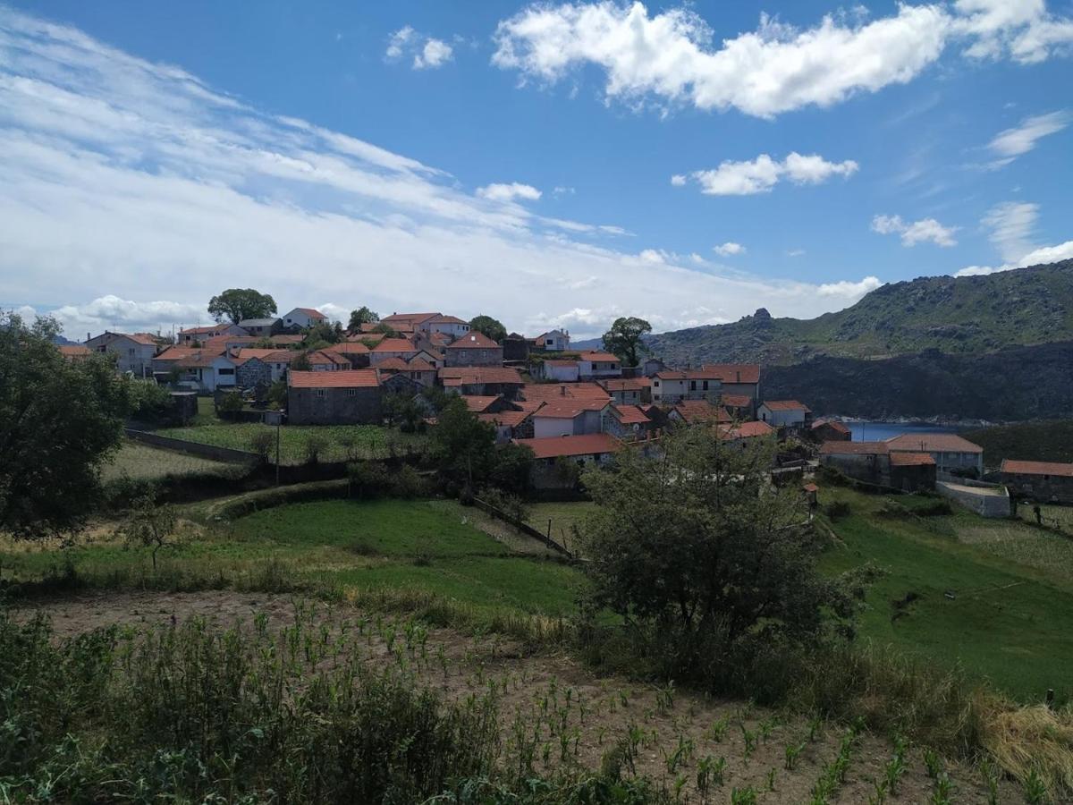 Pé na Aldeia - Housity