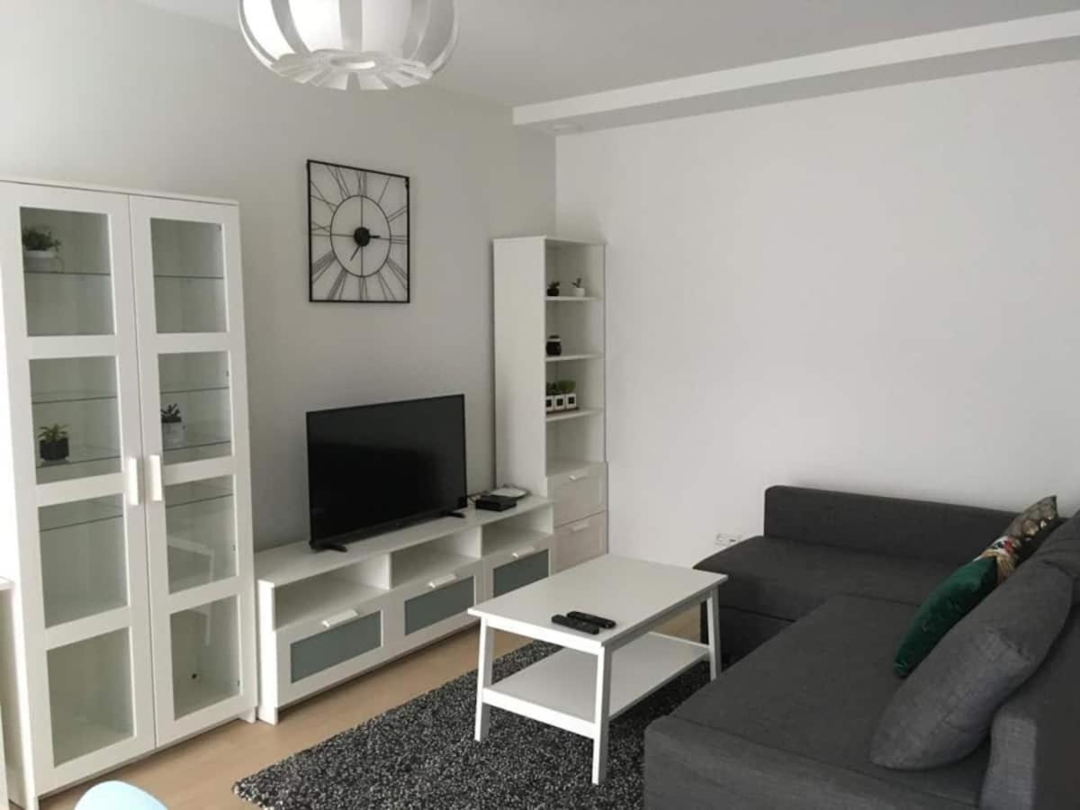 Modern 3 beds (90 m2) in convenient location in City center - Housity