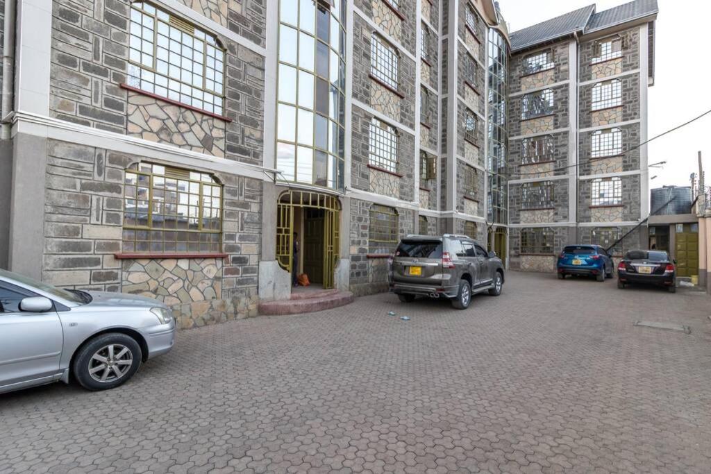 Elegant Place with a perfect view of Lake Nakuru - Housity