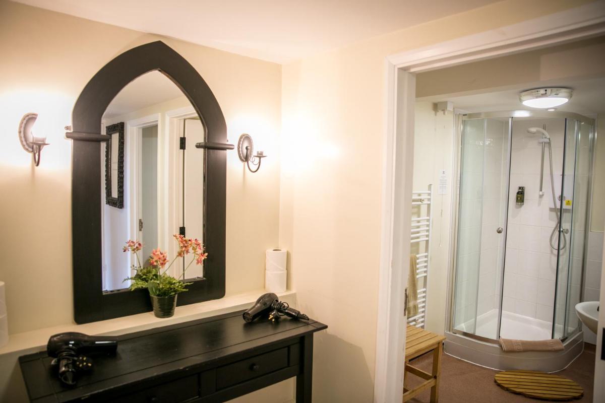 Leeds Castle Knights Glamping - Housity