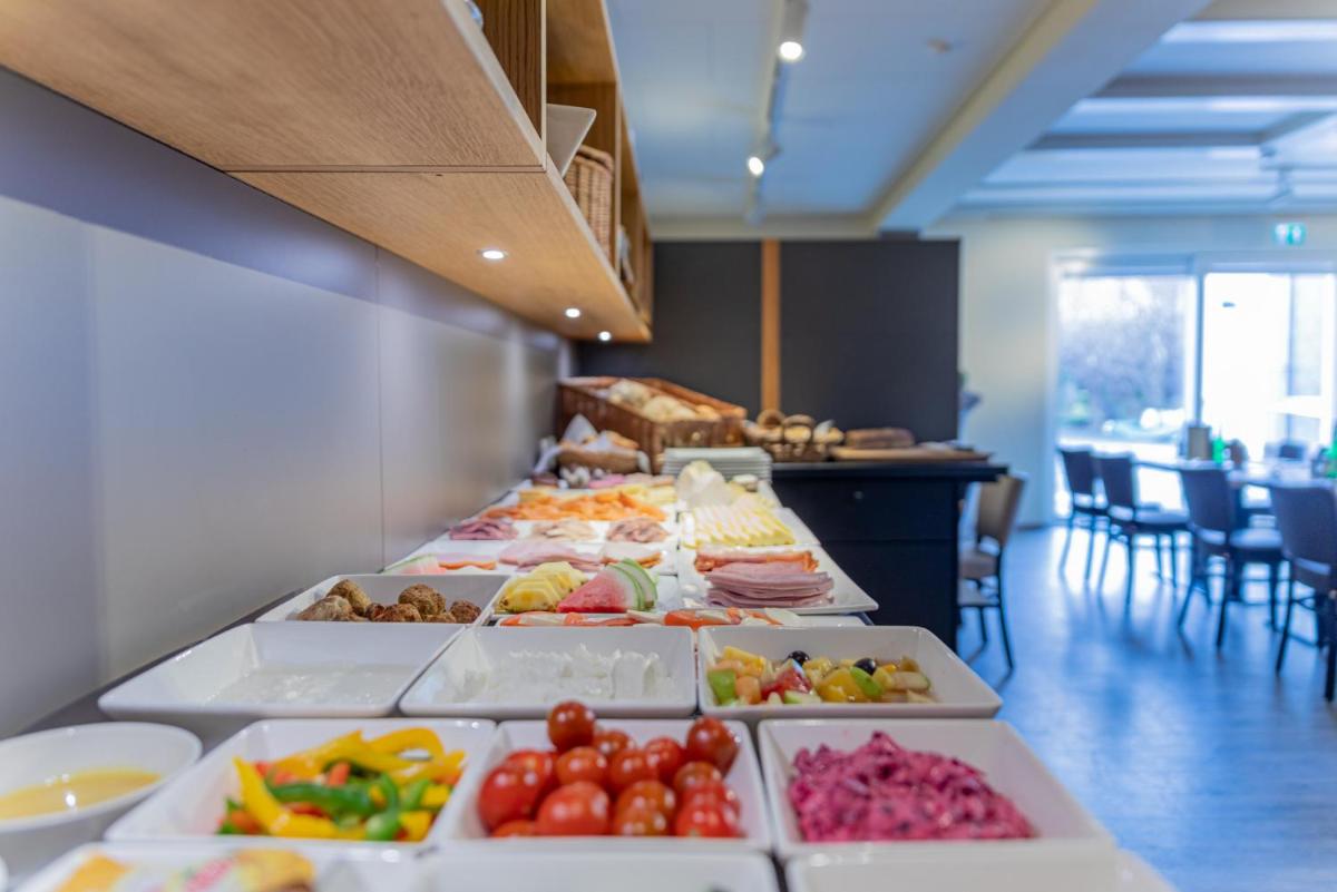 Stadthotel Jever - Housity