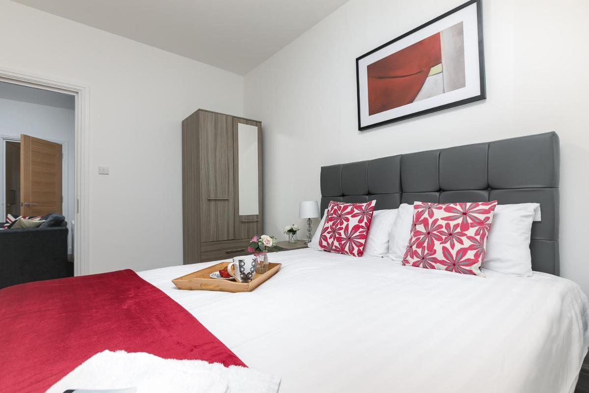 KVM - City Apartment 9 - Contractors - Town Centre by KVM Stays - Housity