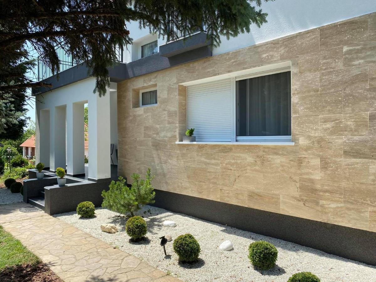 ART INN APARTMANHÁZ BALATON-GYENESDIÁS - Housity