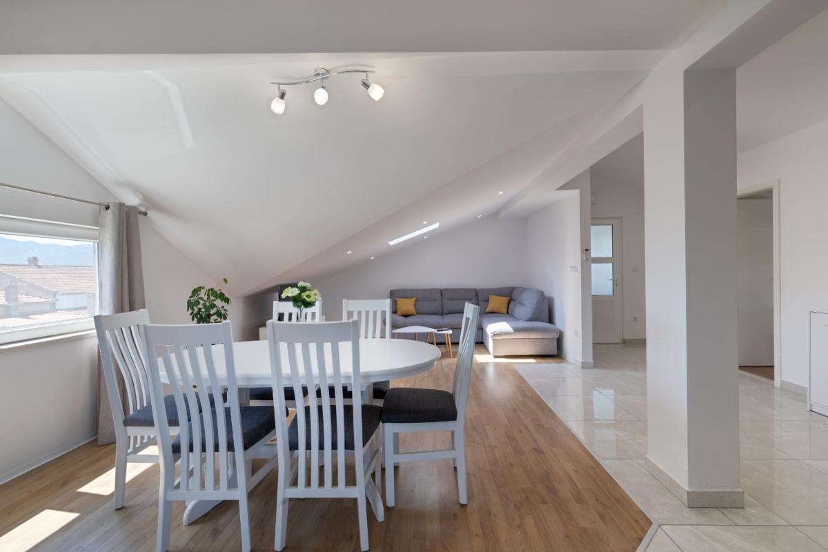 Apartman Krstičević - Housity