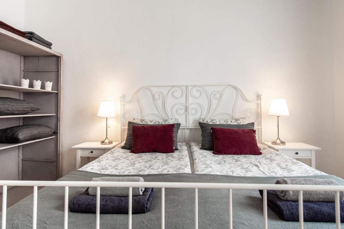Sobe Poldka - Housity