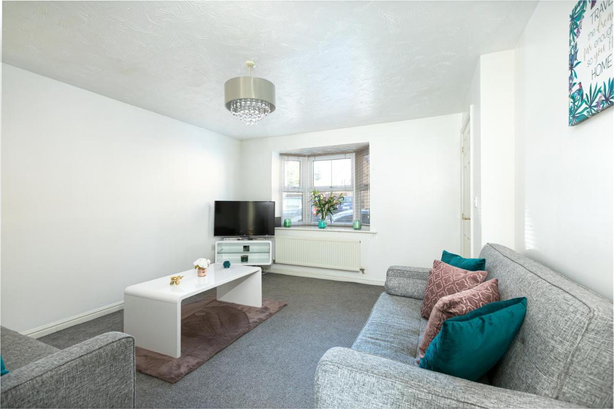 KVM - Whitebeam House great location by KVM Stays - Housity