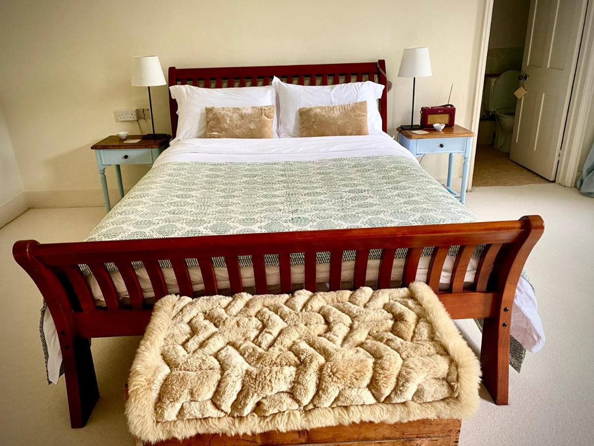 Spacious King Room with Ensuite - Housity