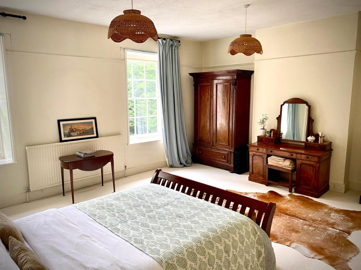 Spacious King Room with Ensuite - Housity