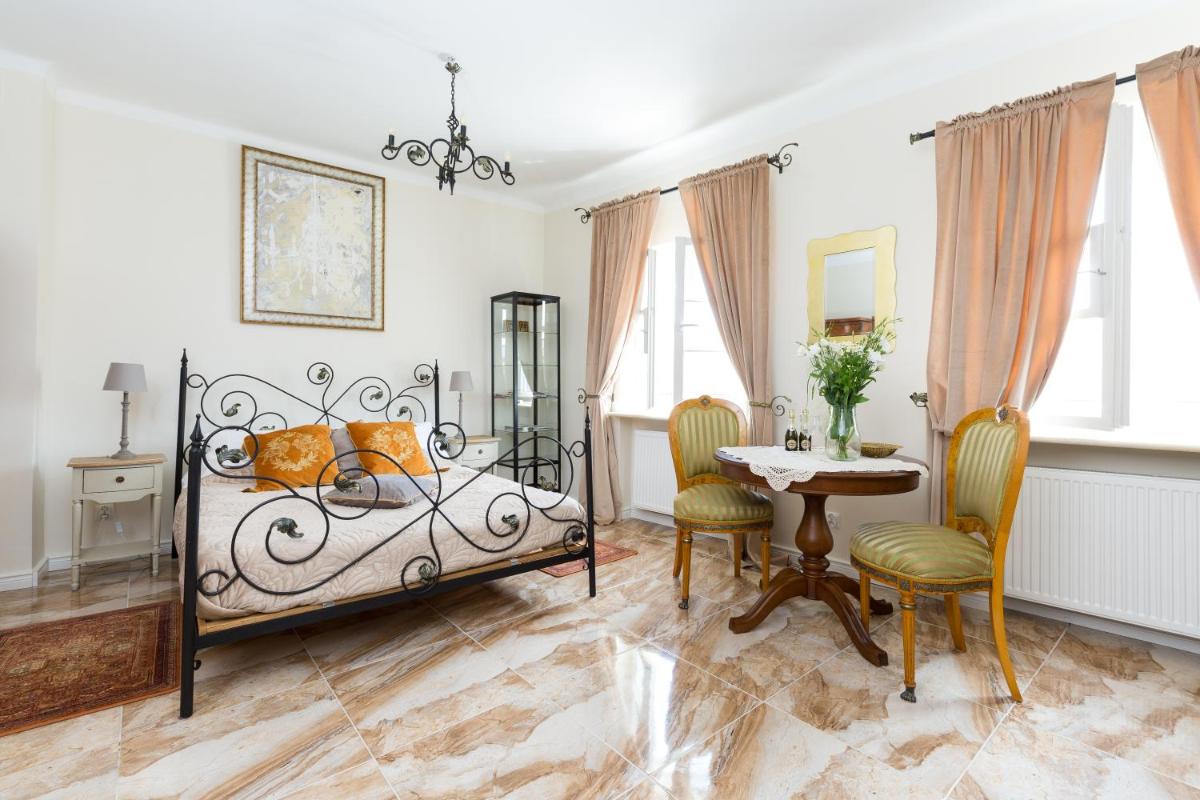 Royal Castle Square Apartment Old Town Warsaw Warszawa - Housity