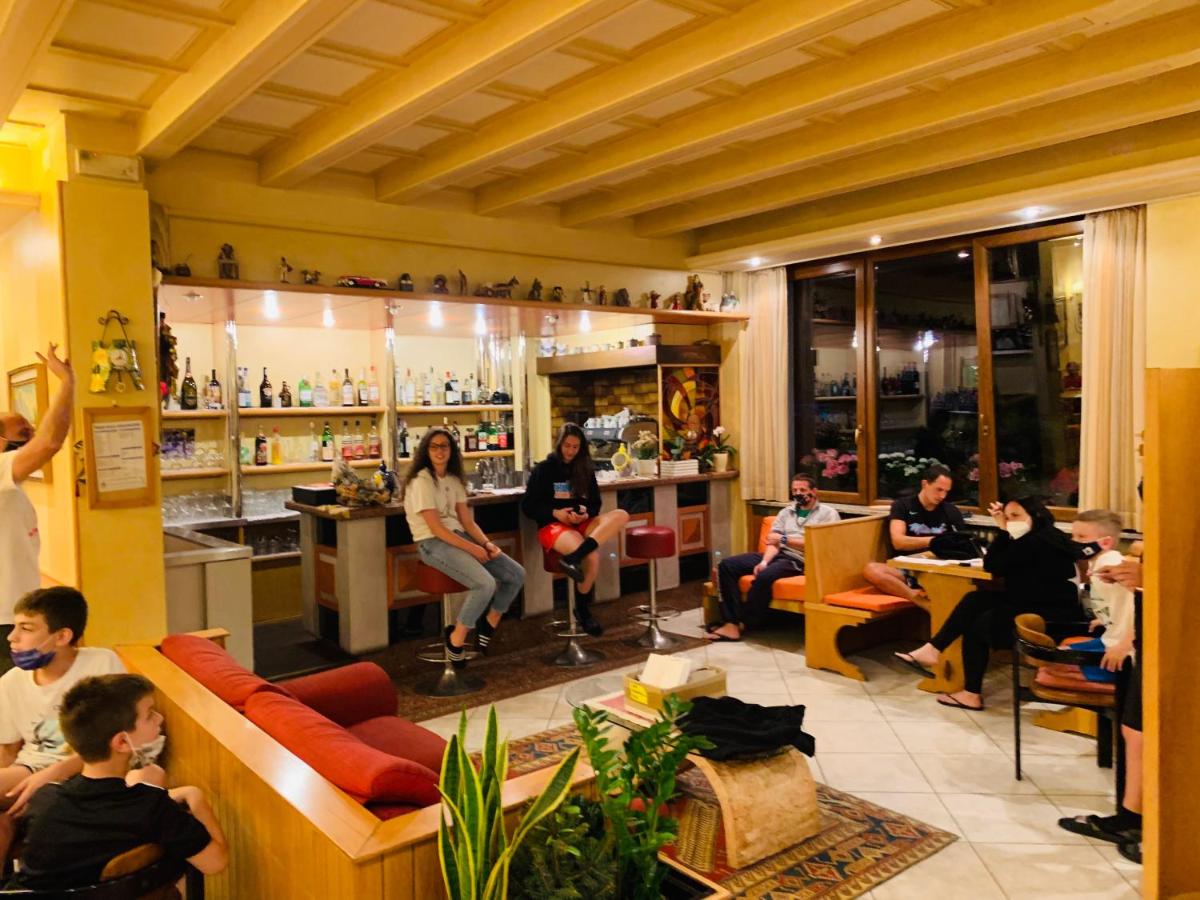 Hotel Genzianella - Housity