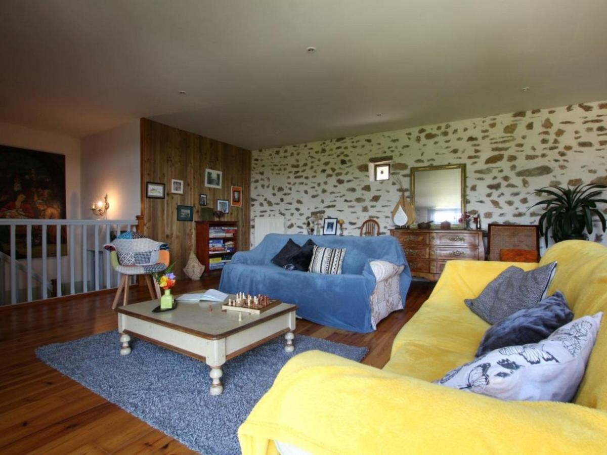 Gîte Saint-Beauzire, 4 pièces, 6 personnes - FR-1-582-210 - Housity