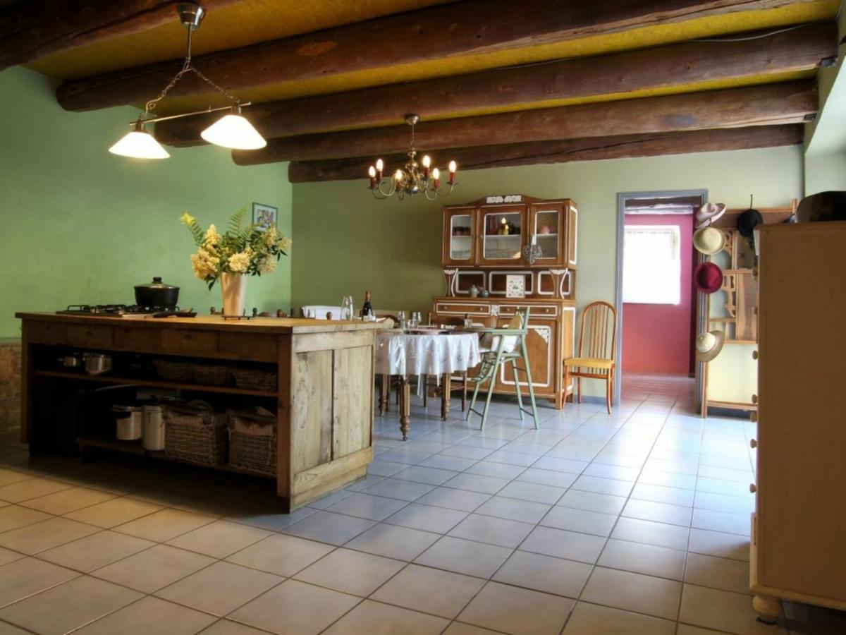 Gîte Saint-Beauzire, 4 pièces, 6 personnes - FR-1-582-210 - Housity