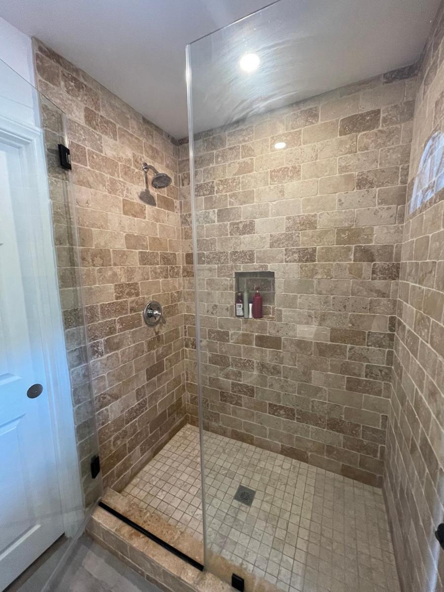 Private Room w/ Private Room Entrance & Free WIFI & AC & Private Fridge - Housity