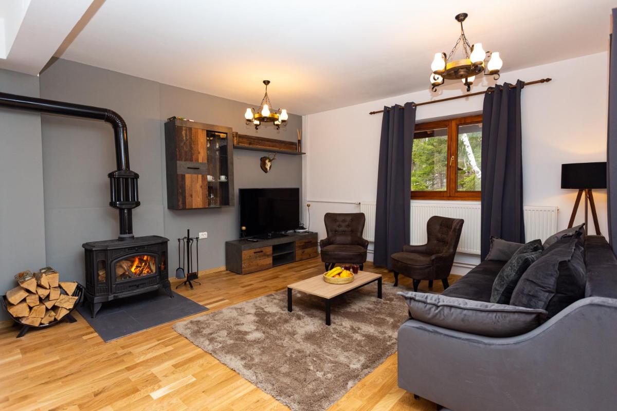 Hill Chalet - Housity