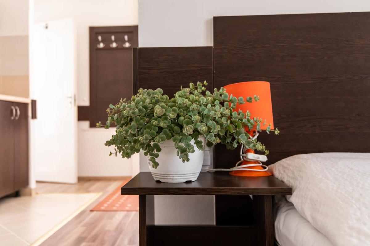 Hello Apartmanház - Housity