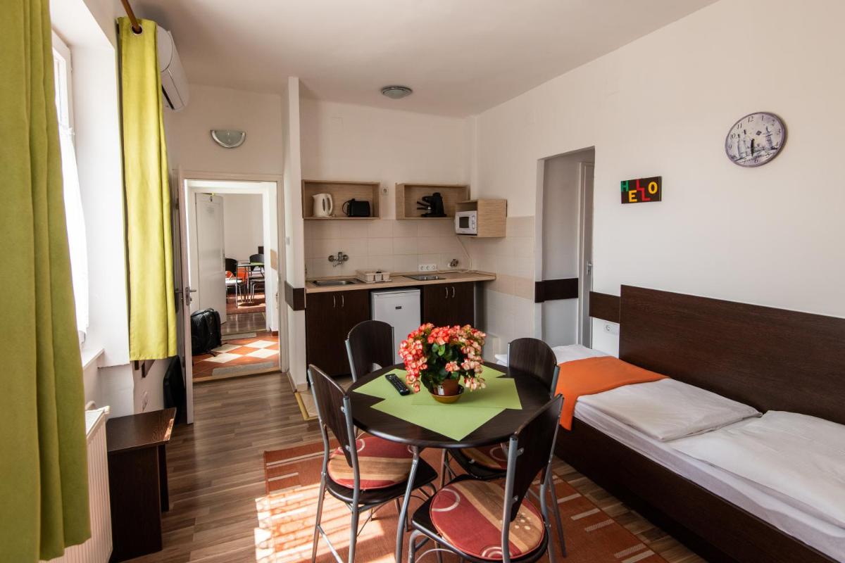 Hello Apartmanház - Housity