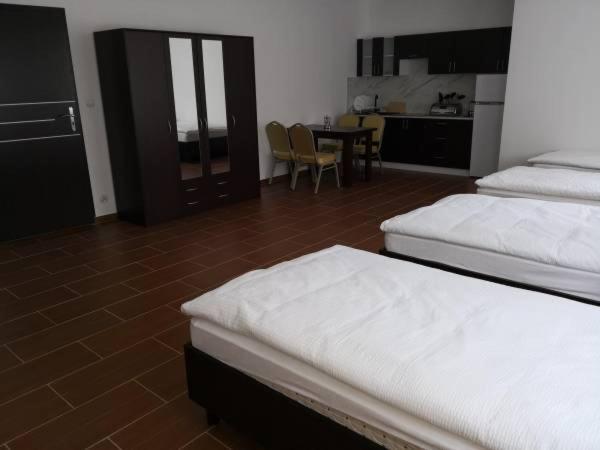 Pokoje o wysokim standardzie - Housity
