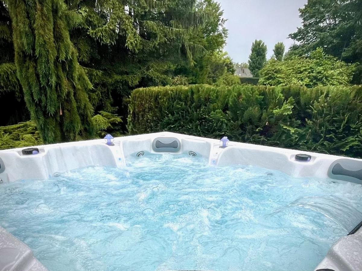 Villa 250m2 avec PISCINE chauffée & SPA & kota-grill & sauna - Housity
