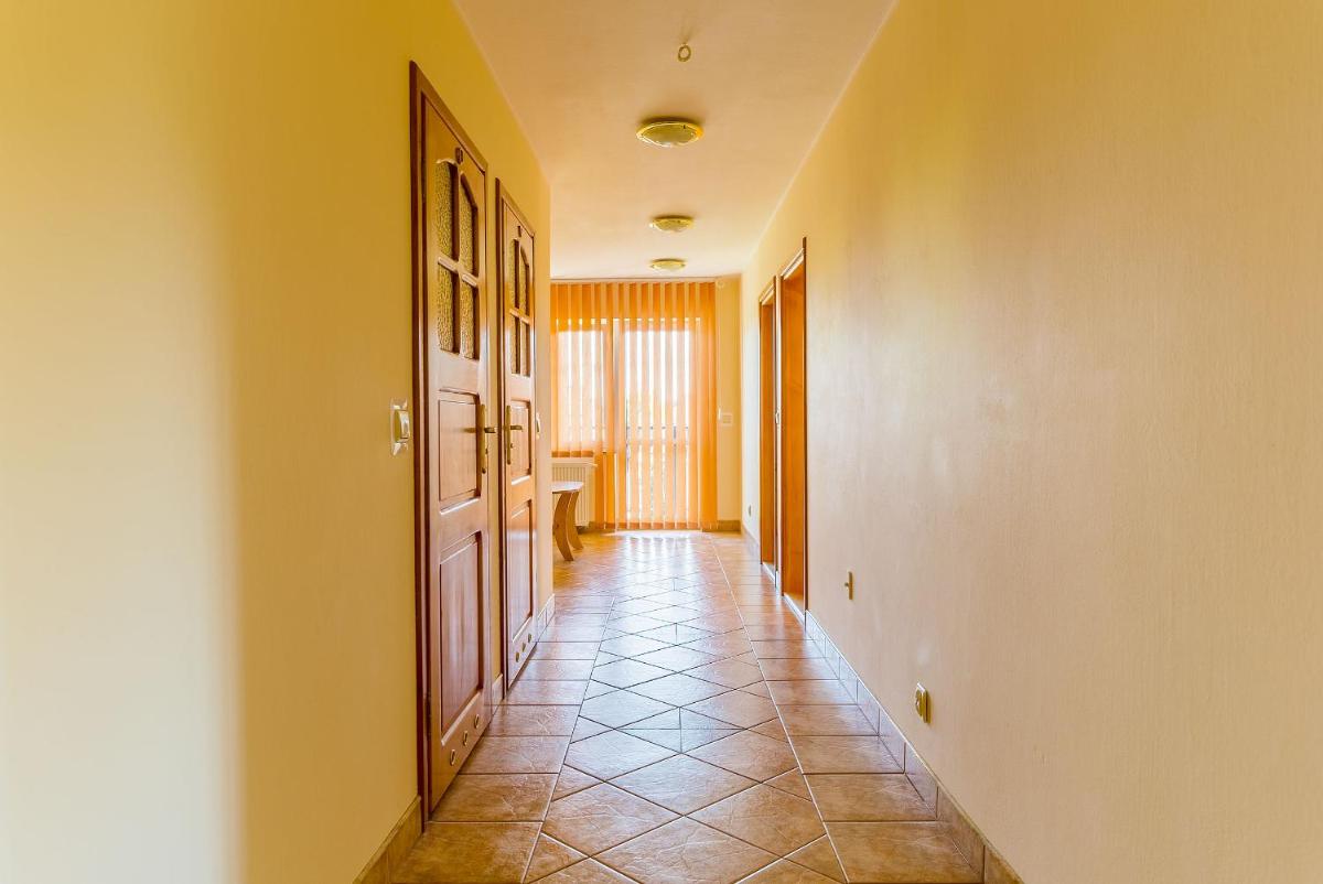Amber House - Housity