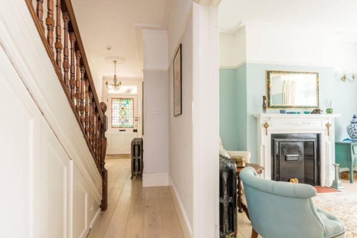 Grand Edwardian House - Housity