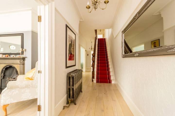 Grand Edwardian House - Housity