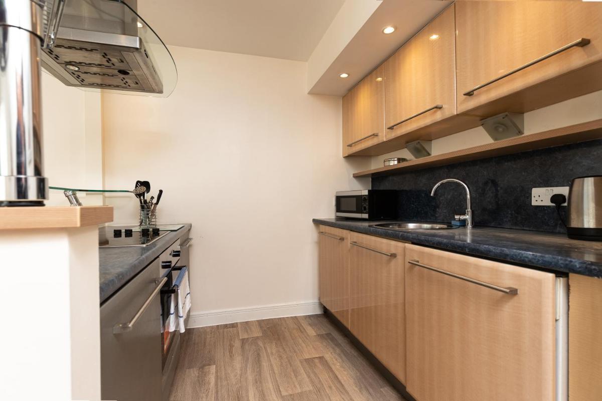 Suitetrails - Oakstays St James' Gem