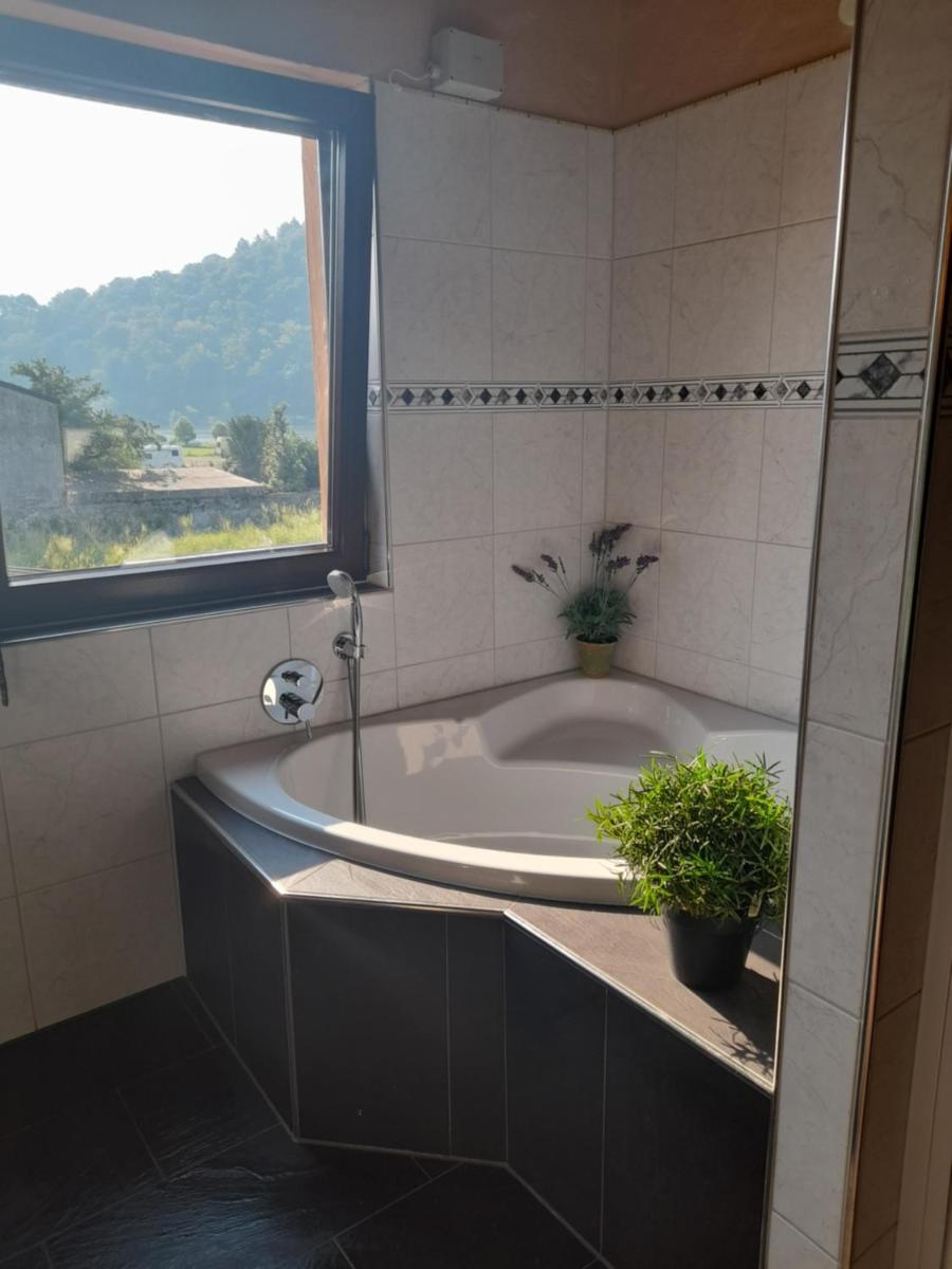 Ferienwohnungen am Moselbeach - Housity