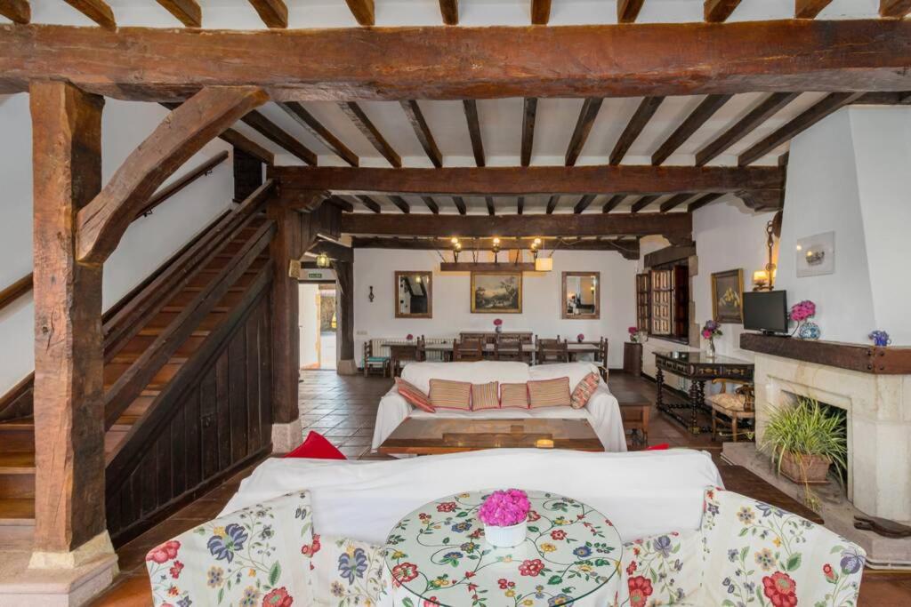 ¡Nuevo! Espectacular casona a 50 metros de la Colegiata - Housity