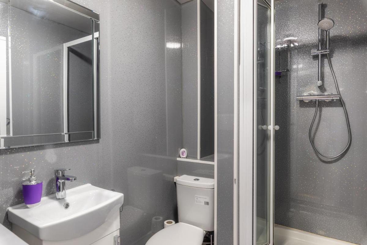 Sunderland City Centre Apartments free parking and Wi-Fi - Housity