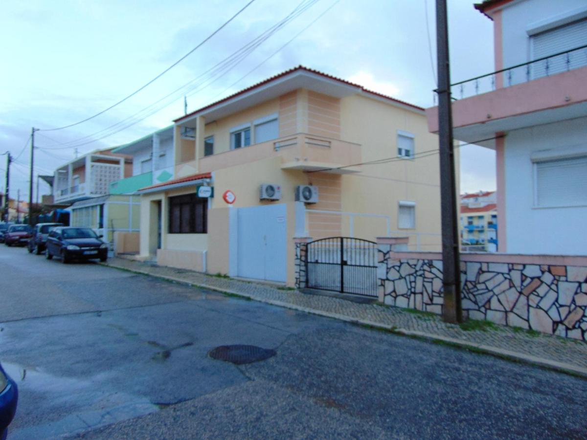 Comfortable Apartment in Feijo with Shared Pool 90 m² - Housity