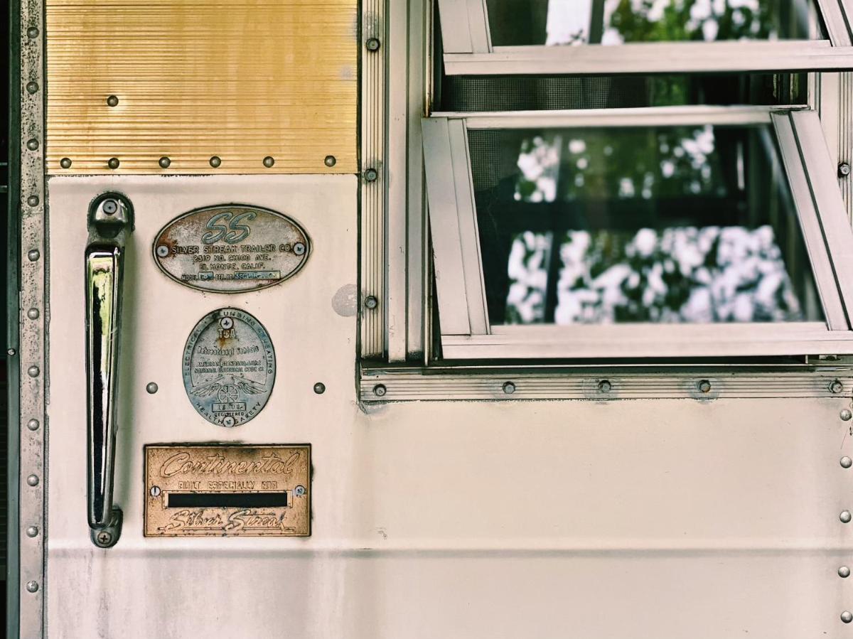 'Silver Streak' AGS Trailer Home - Housity