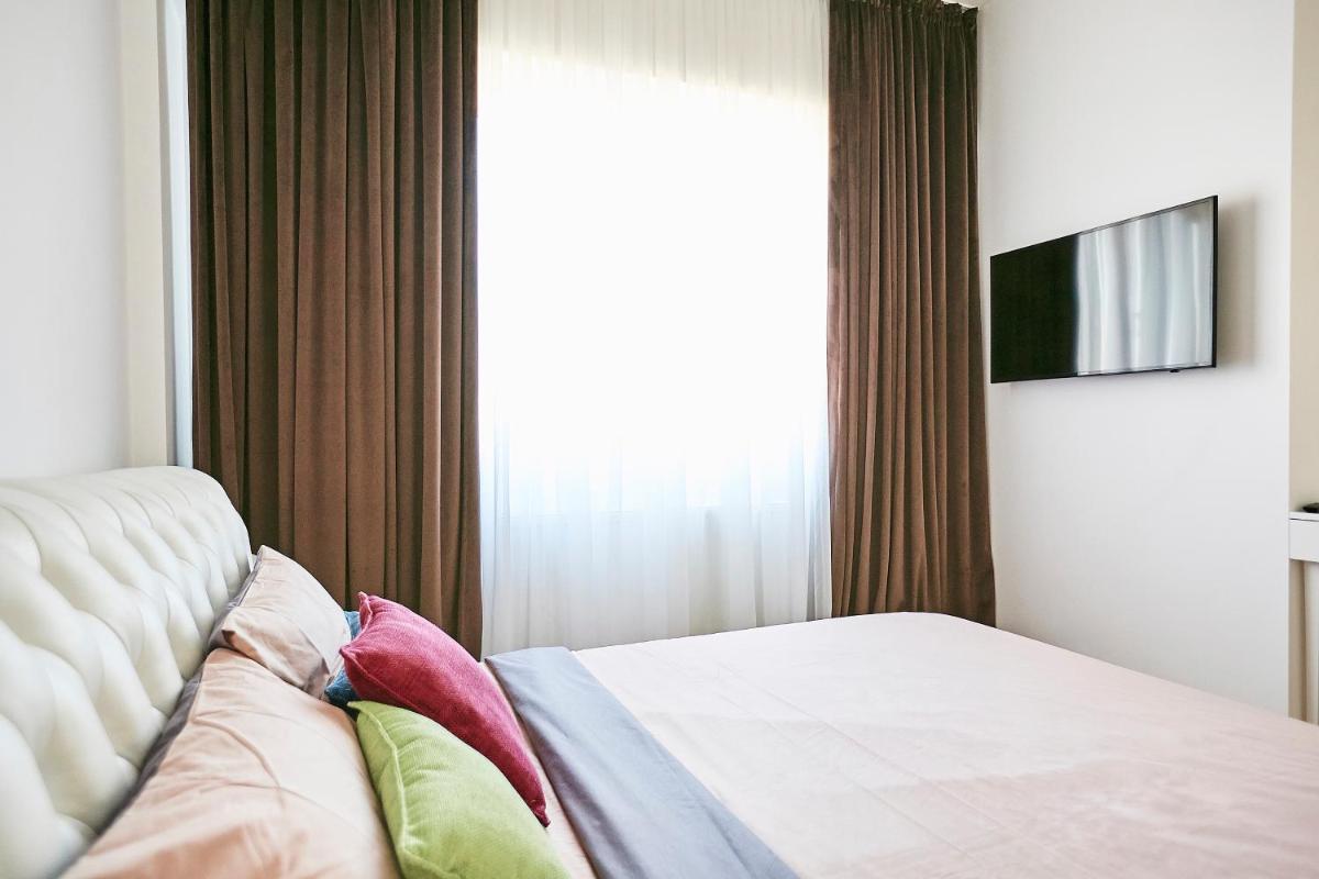 Elevate Apartment - FREE Underground Parking & the Best View - Housity