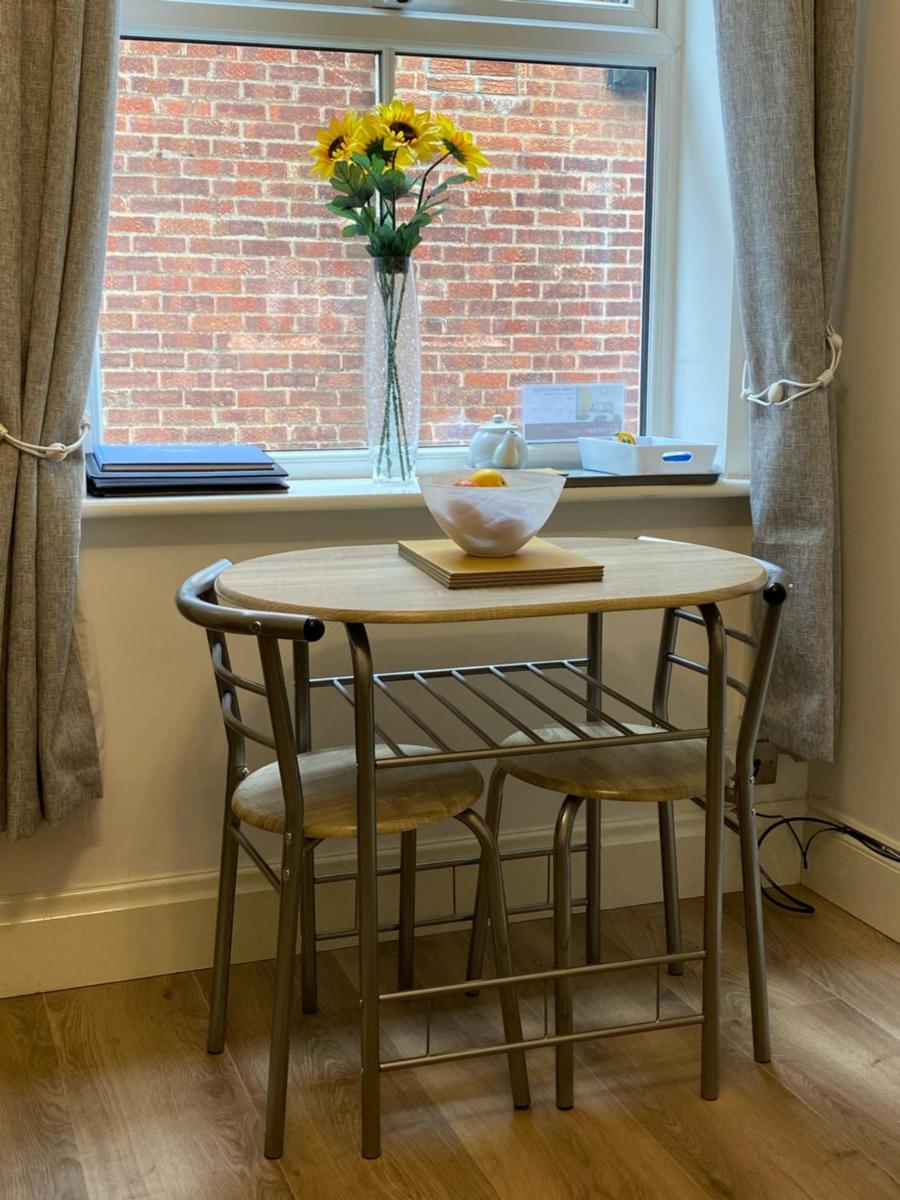 Hidden Gem Cottage, Driffield - Housity