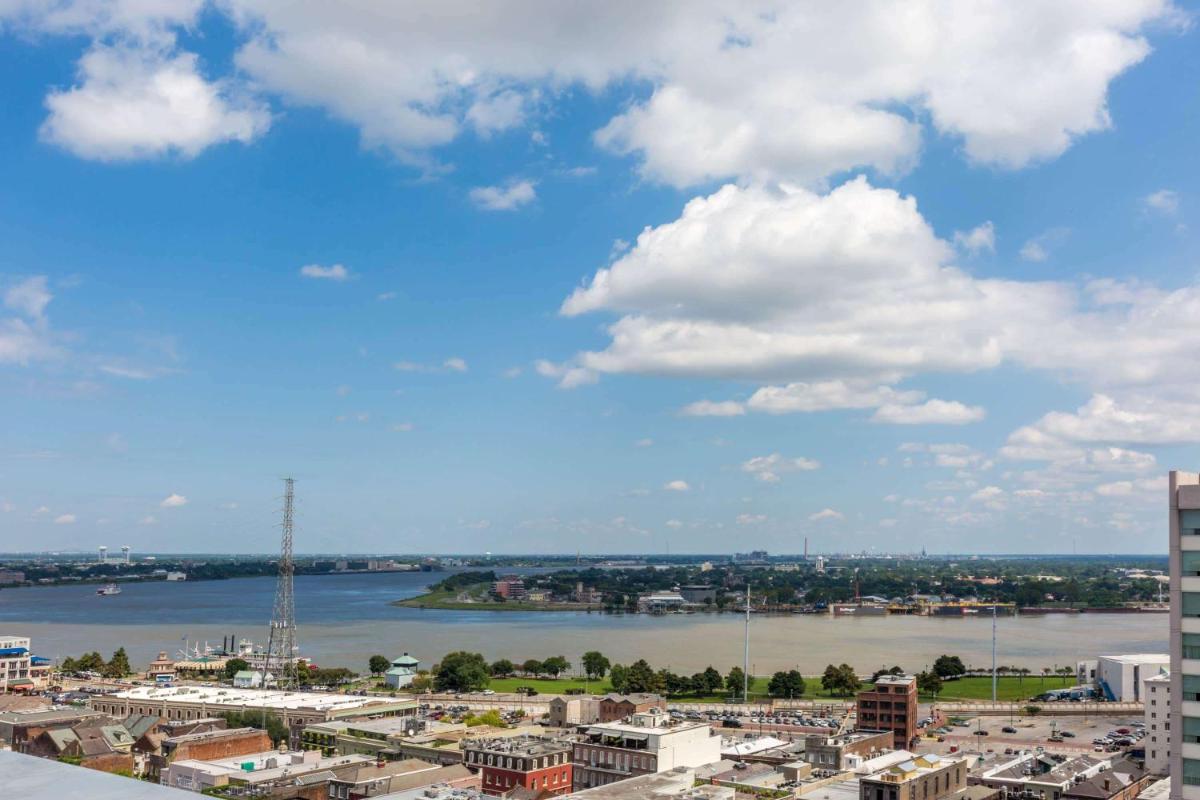 Wyndham New Orleans French Quarter - Housity