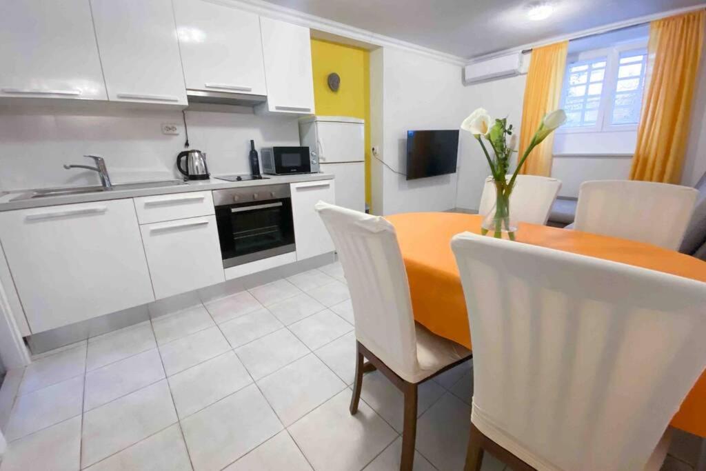 Cozy apartment Marin in Split - Housity