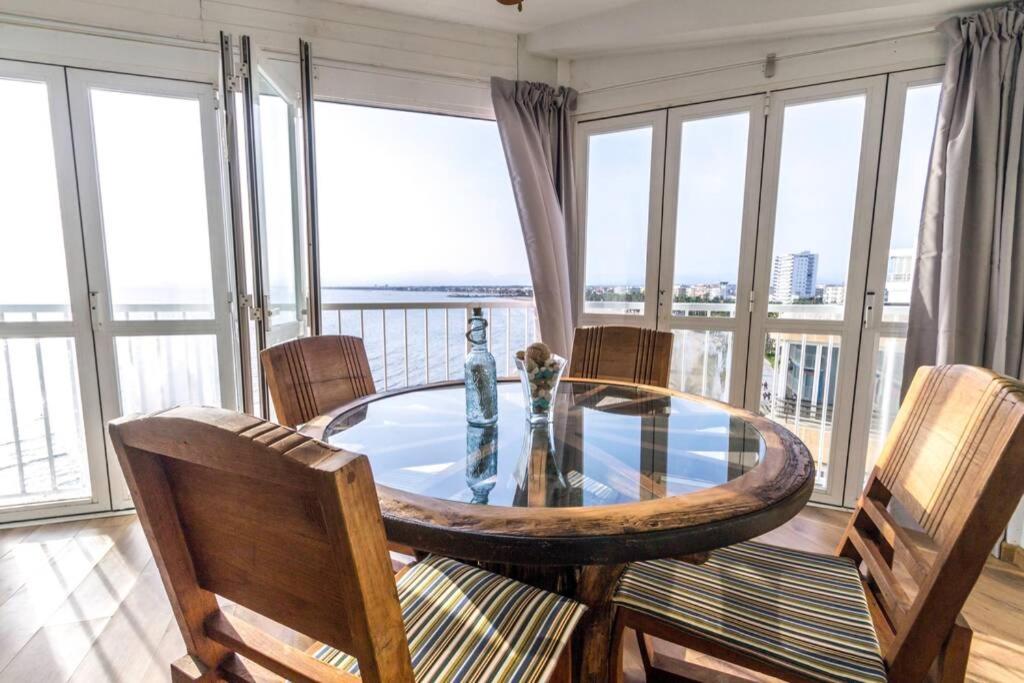 Primera linea de mar. Apartamento turístico Salou - Hizvo
