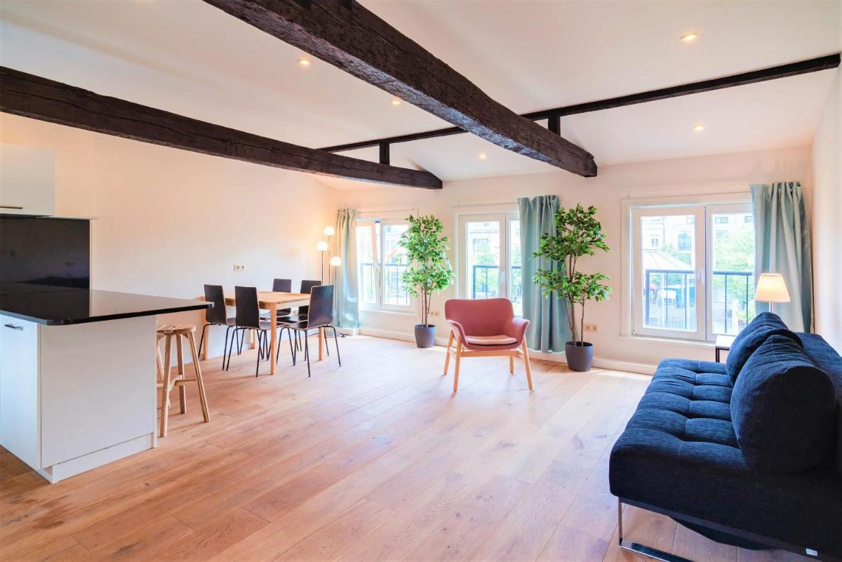 The Central Square Residence - Housity