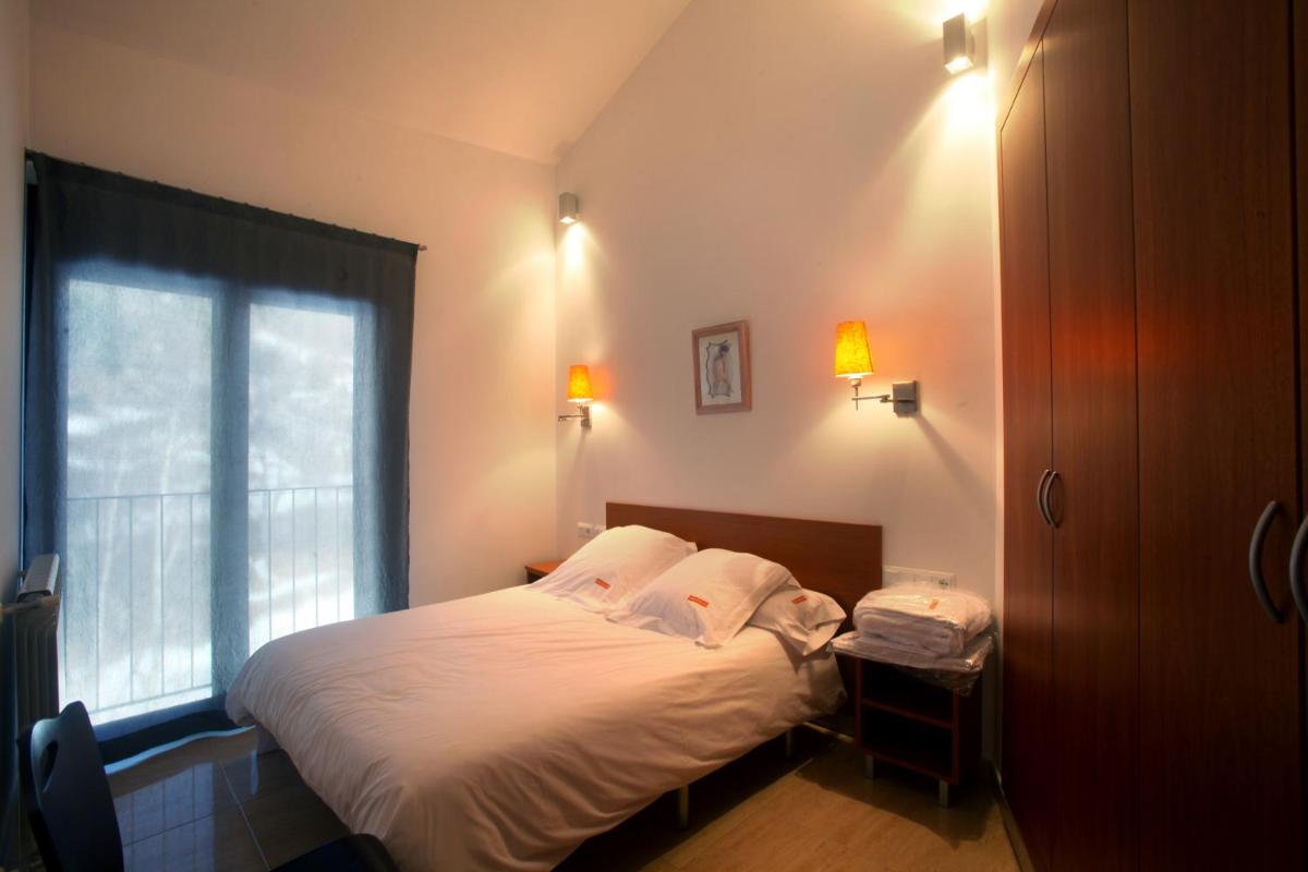 Apartaments Turístics Prat de Les Mines - Housity