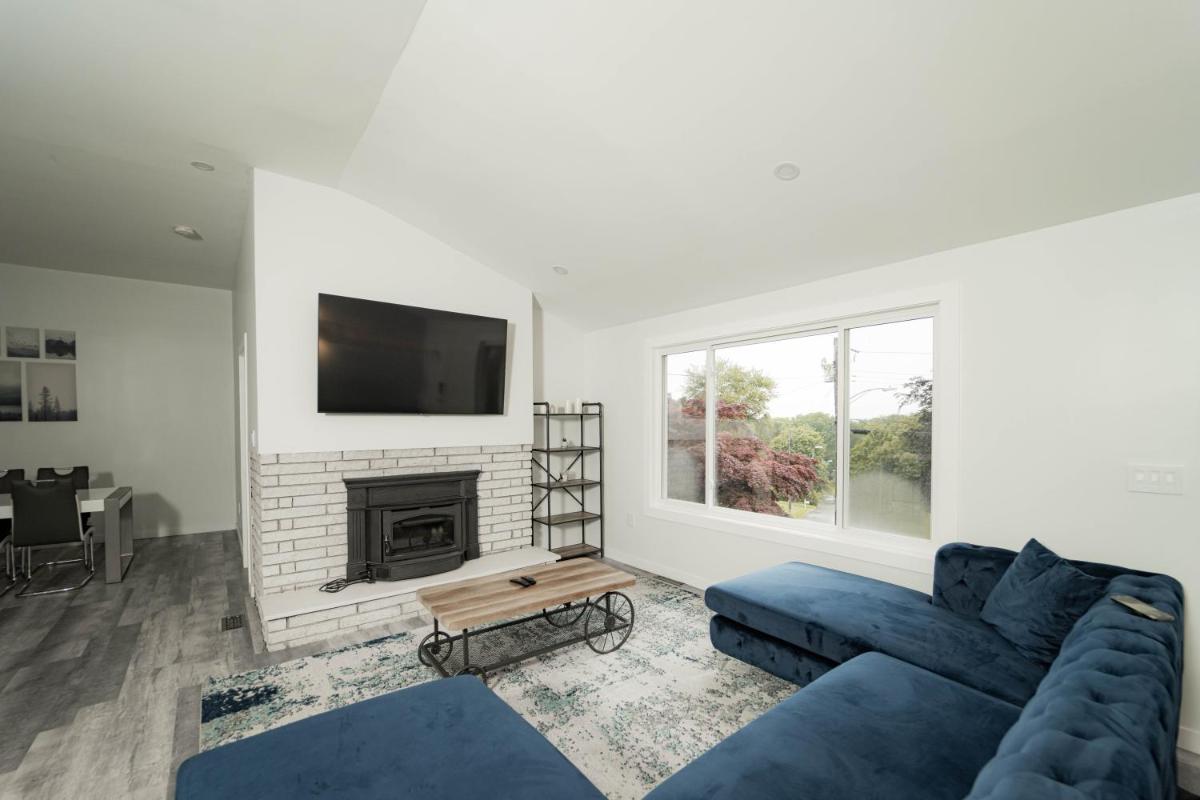 Suitetrails - Modern home with a private Heated pool and jacuzzi