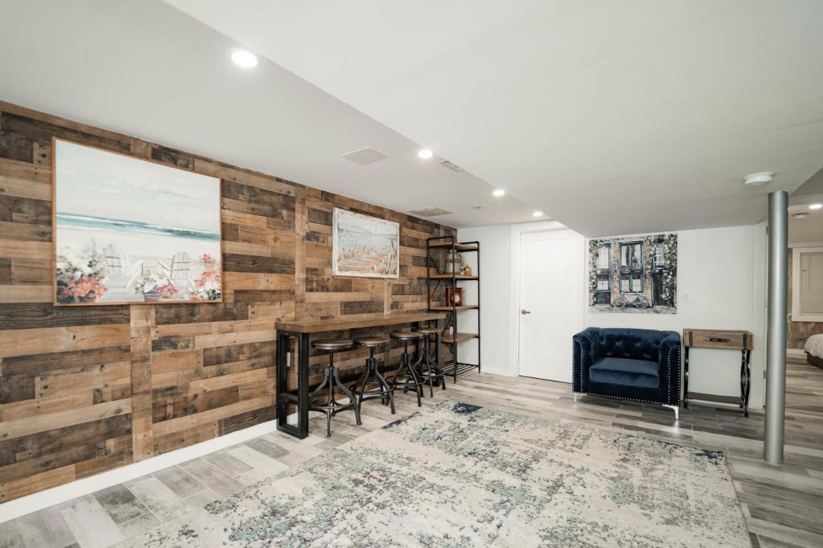 Suitetrails - Modern home with a private Heated pool and jacuzzi