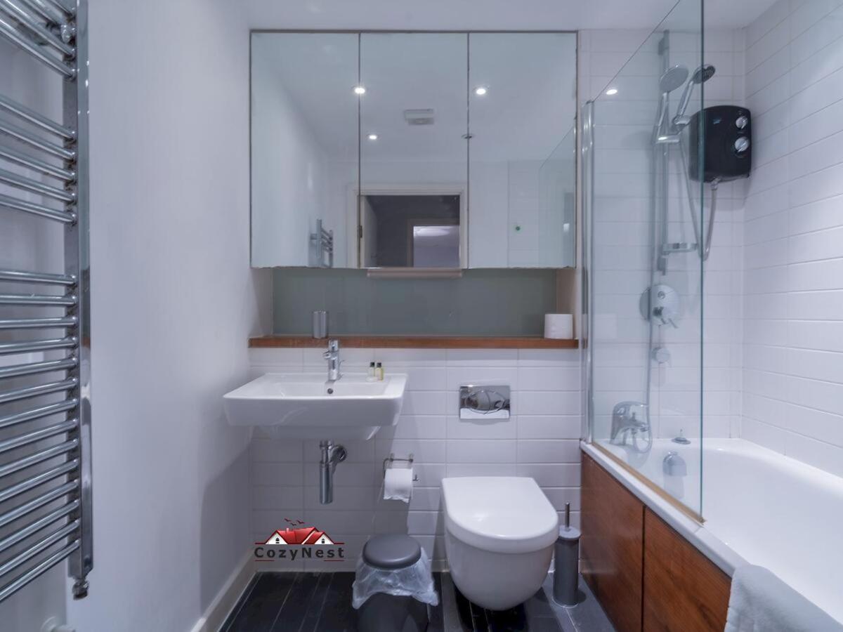 Deluxe, Self Contained Flat by CozyNest - Housity