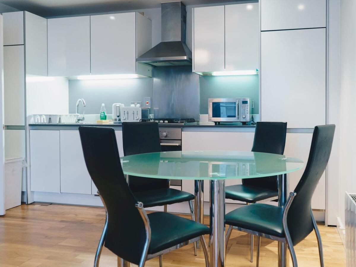 Deluxe, Self Contained Flat by CozyNest - Housity