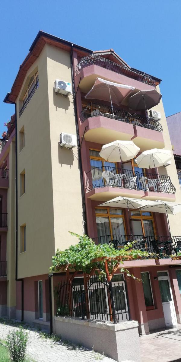 Suitetrails - Guest House ARES