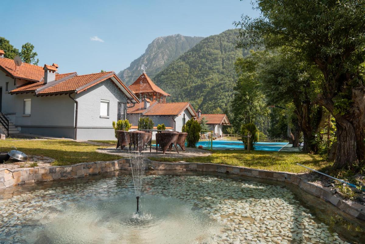 Villa Luxus - Housity