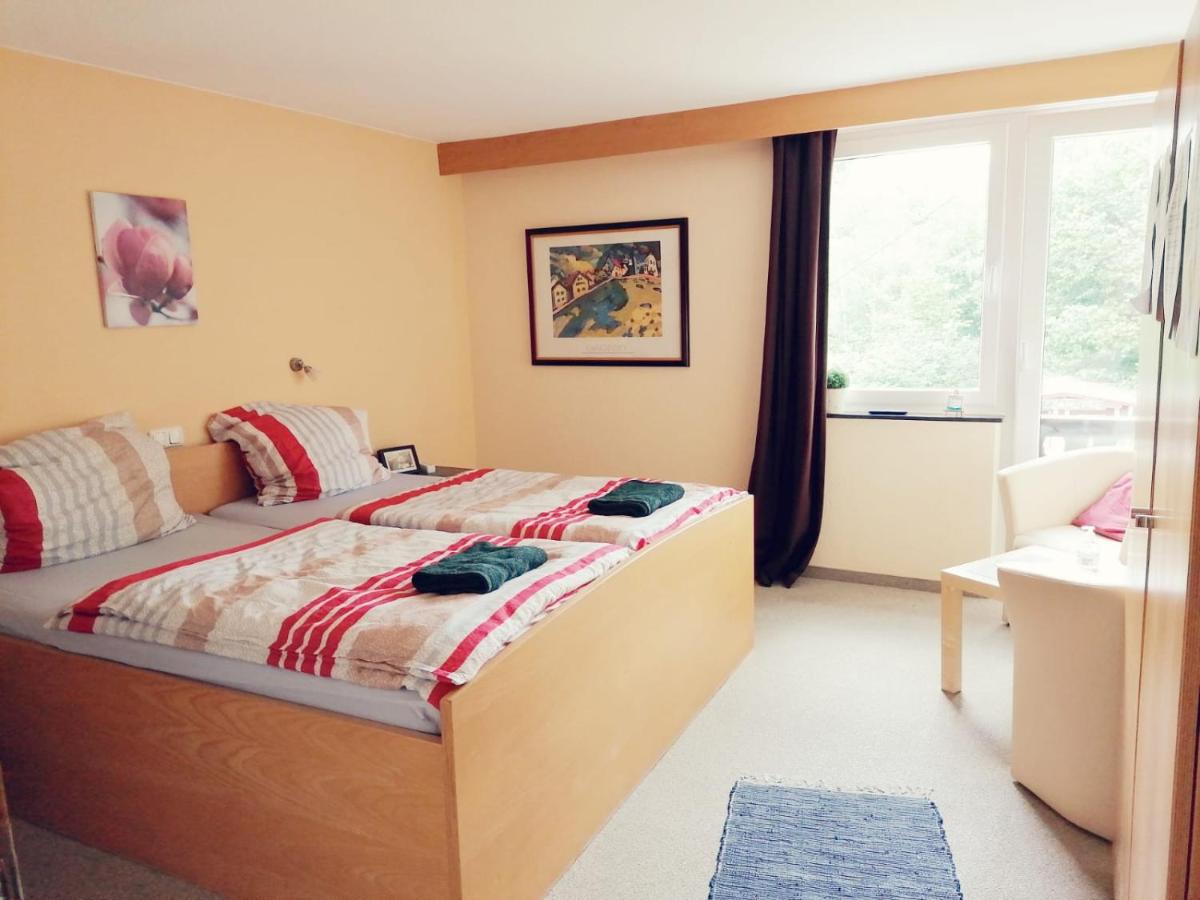 Jeje und Anna's Eifel Haus - Housity