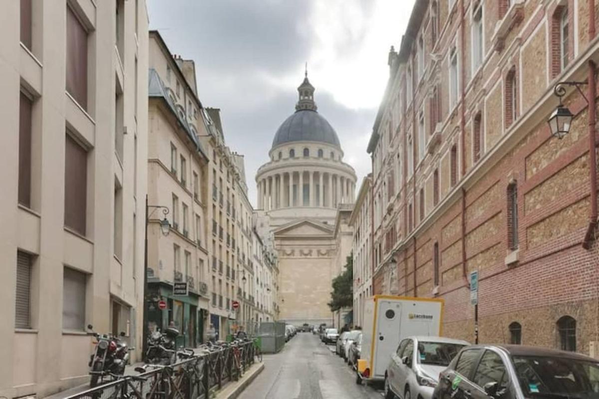 Magnificent Cocoon In The Heart Of Paris - Housity