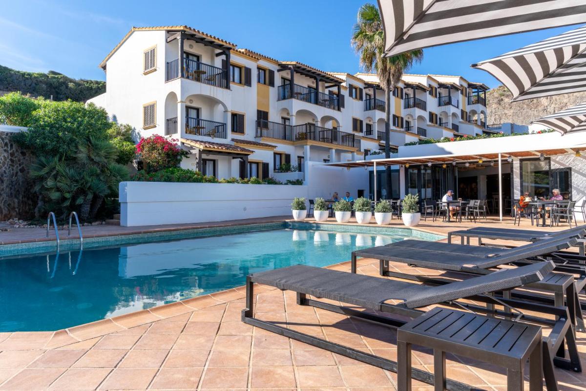 Suitetrails - Calallonga Hotel Menorca